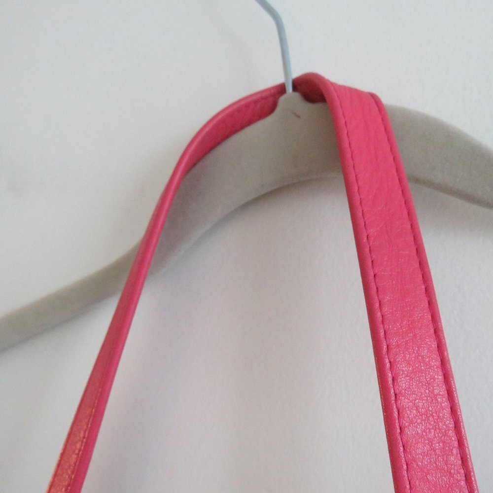 VINTAGE 80s CARLOS FALCHI Bubblegum Pink Leather Butterfly Slouch Crossbody Bag - Picture 9 of 16